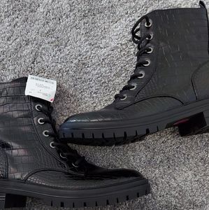 Black Nine West combat Boots size 10.5